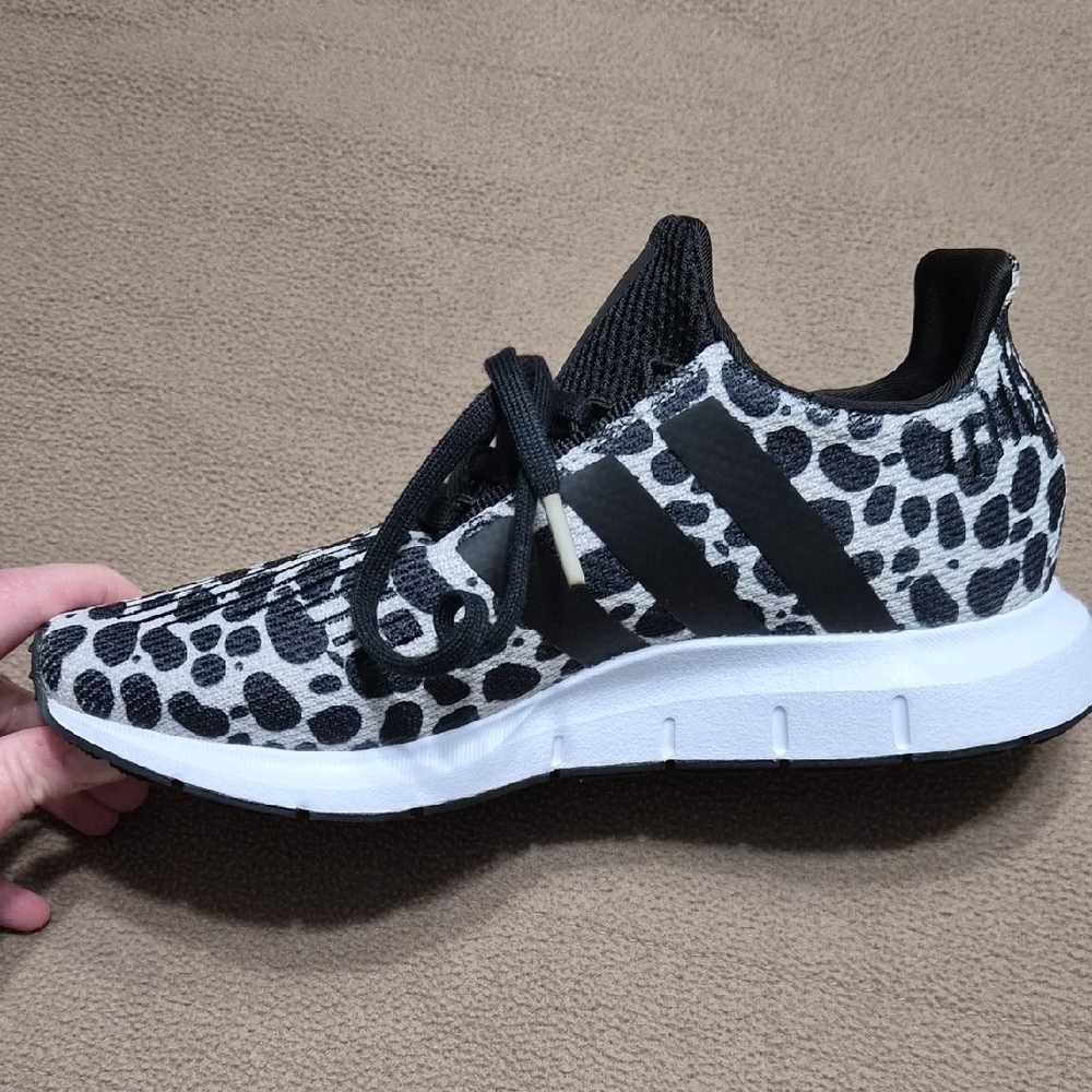 Adidas Black and Grey Patterned Swift Run 1.0 Sneakers Size 7 NWT - Picture 13 of 14